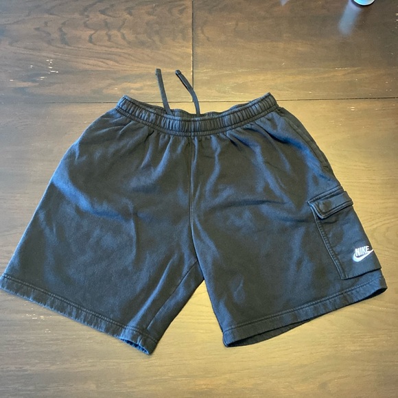 Nike - Sportswear Club - Men’s Cargo Shorts - Size L - Condition - 7/10 - Picture 1 of 6